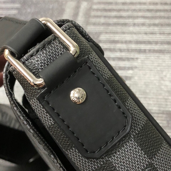 ルイヴィトンバッグ角部分ディテール